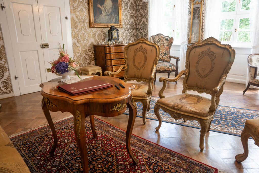Goldener Saal im Schloss Schreez für eine standesamtliche Hochzeit