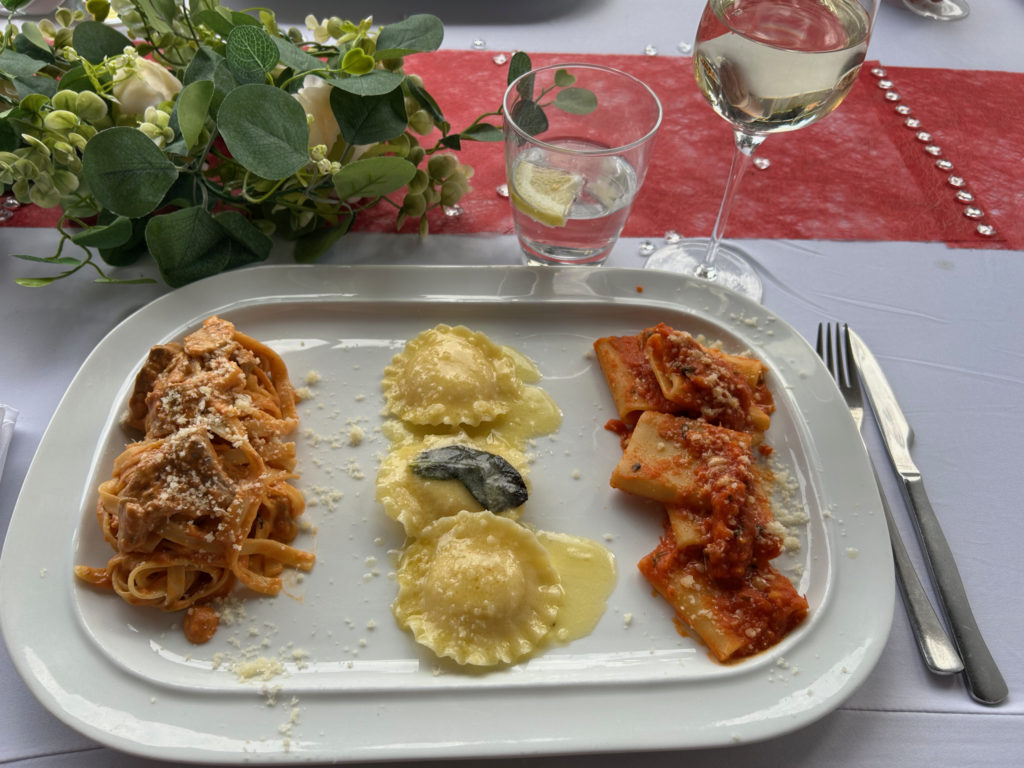 Italienische Pasta als Teil des Hochzeitsmenüs